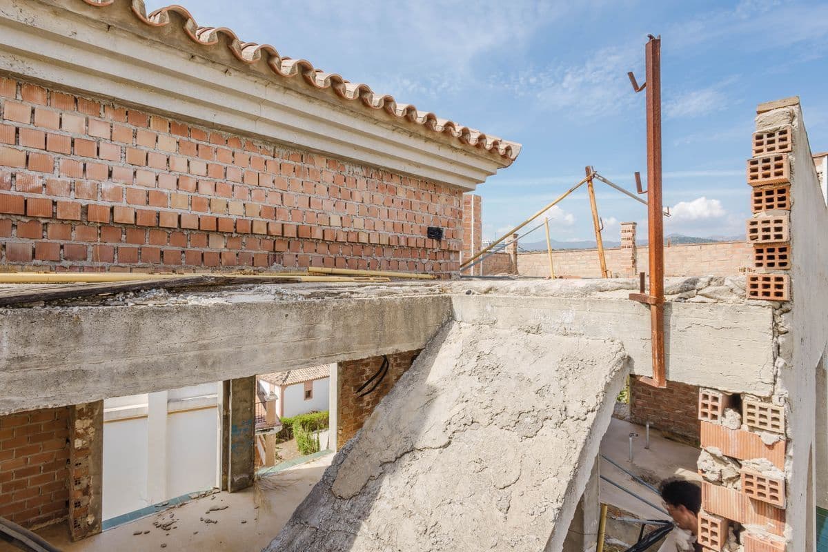 4 slaapkamer Villa te koop in New Golden Mile met zwembad garage - € 1.600.000 (Ref: 10131167)