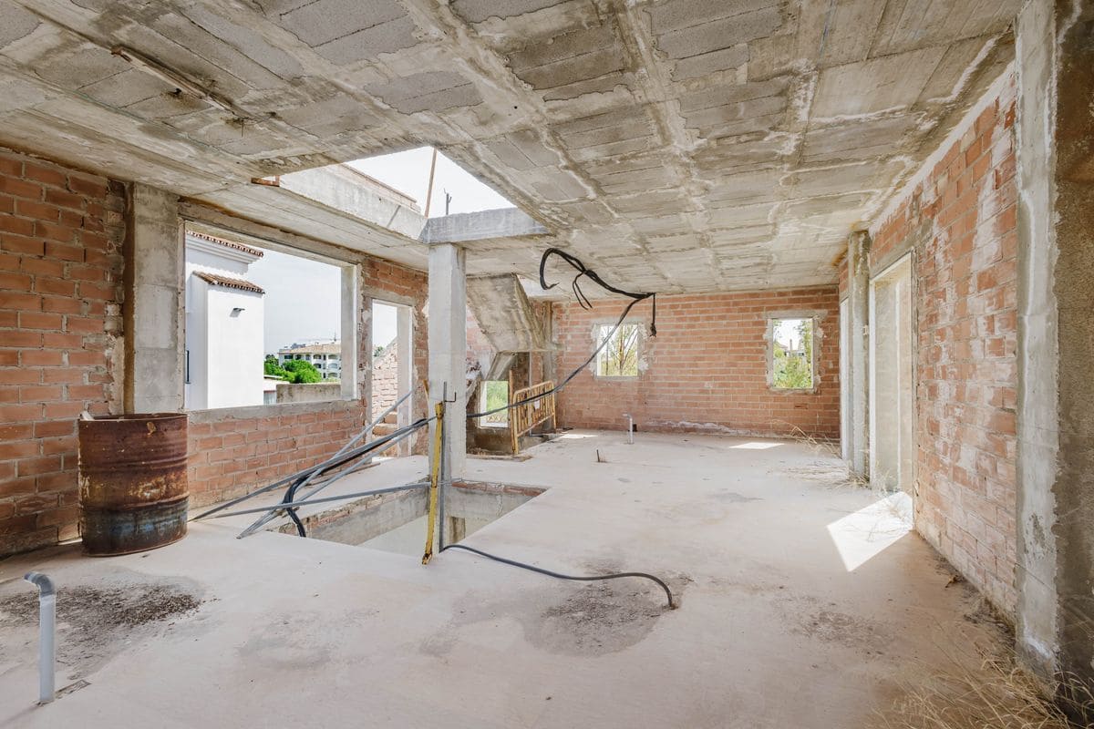 4 slaapkamer Villa te koop in New Golden Mile met zwembad garage - € 1.600.000 (Ref: 10131167)