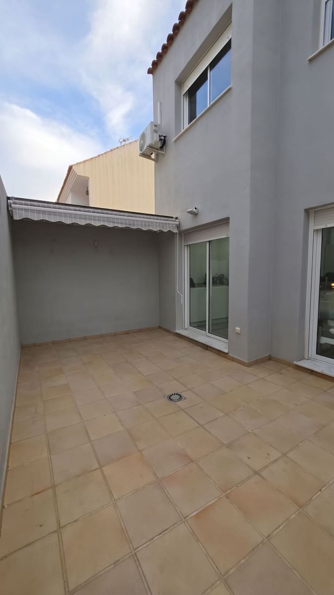 3 soveværelse Byhus til salg i Cartama med garage - € 349.900 (Ref: 10135598)