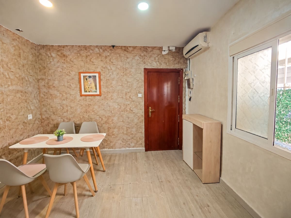 Piso de 2 habitaciones en Málaga ciudad en venta - 220.000 € (Ref: 10139100)