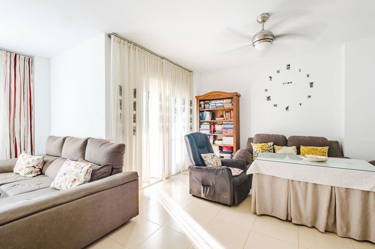 3 sovrum Villa till salu i Malaga stad med pool garage - 489 000 € (Ref: 10139101)
