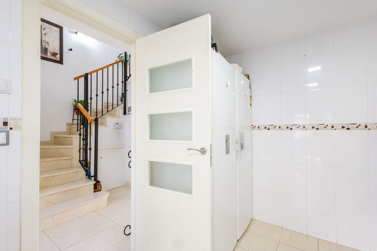3 sovrum Villa till salu i Malaga stad med pool garage - 489 000 € (Ref: 10139101)