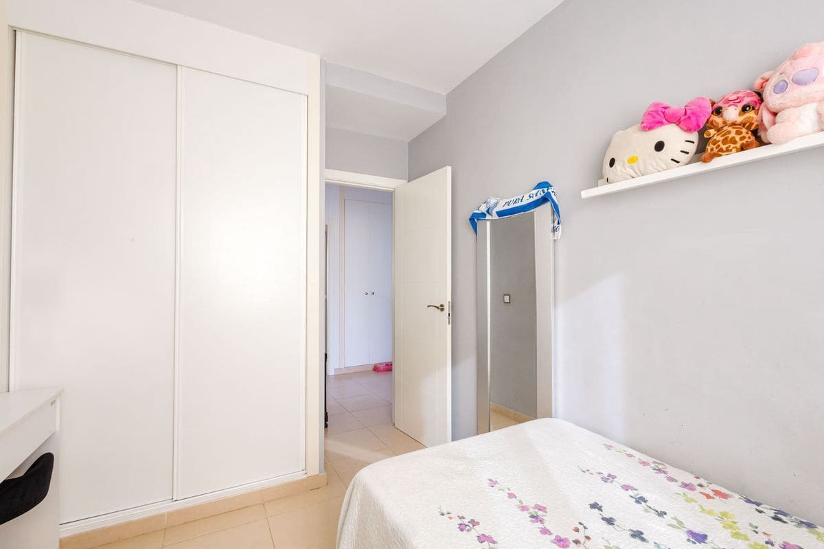 3 sovrum Villa till salu i Malaga stad med pool garage - 489 000 € (Ref: 10139101)