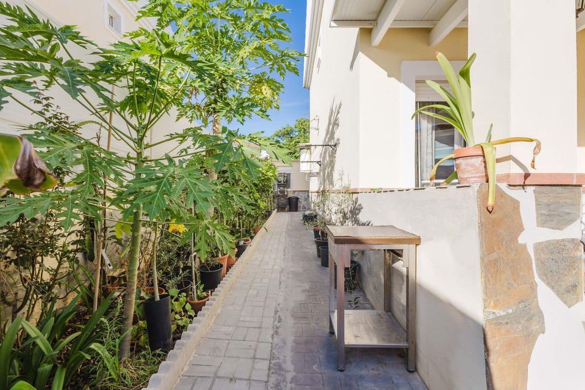 3 sovrum Villa till salu i Malaga stad med pool garage - 489 000 € (Ref: 10139101)