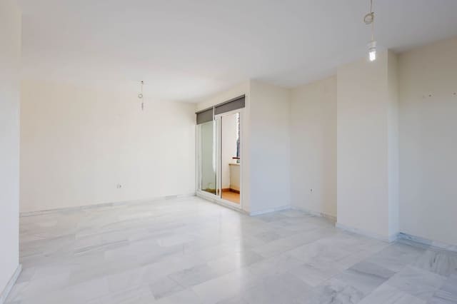 3 chambre Appartement à vendre à Vélez-Málaga avec piscine garage - 375 000 € (Ref: 10139102)