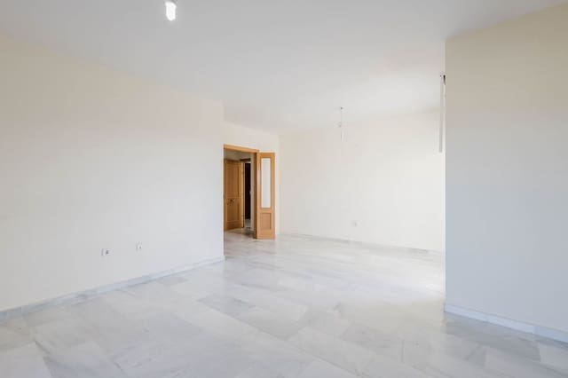 3 chambre Appartement à vendre à Vélez-Málaga avec piscine garage - 375 000 € (Ref: 10139102)