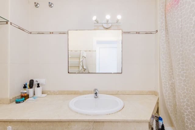 3 bedroom Flat for sale in Manilva with pool garage - € 298,500 (Ref: 10139105)