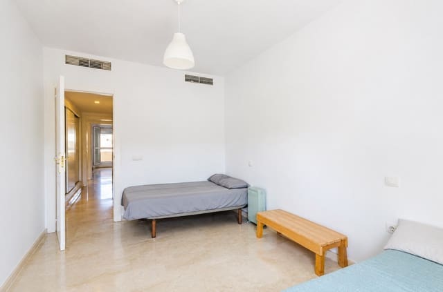 3 bedroom Flat for sale in Manilva with pool garage - € 298,500 (Ref: 10139105)