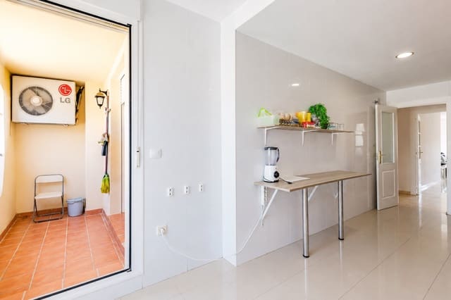 3 bedroom Flat for sale in Manilva with pool garage - € 298,500 (Ref: 10139105)