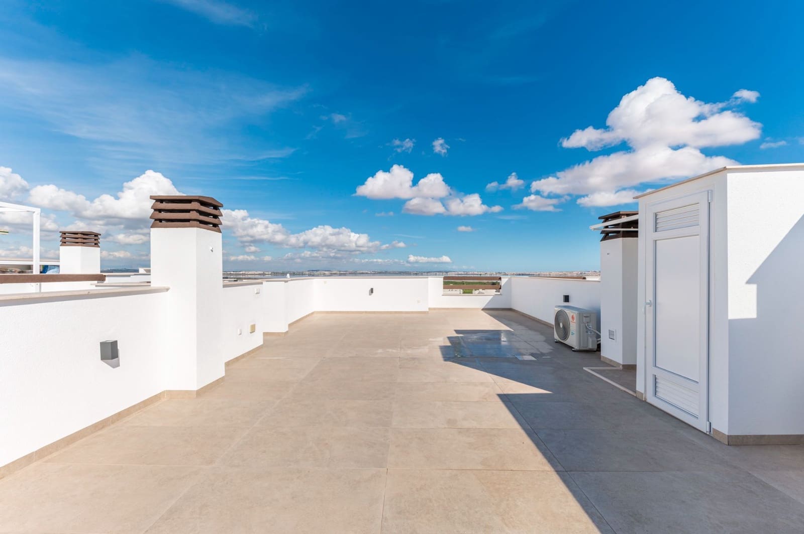 2 chambre Appartement à vendre à Torrevieja avec piscine garage - 300 000 € (Ref: 10141656)