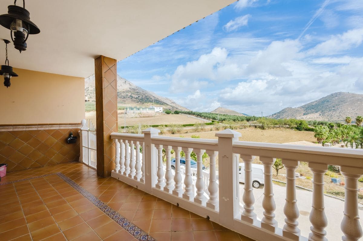 4 sovrum Finca/Hus på landet till salu i Casabermeja med pool garage - 639 000 € (Ref: 10145742)