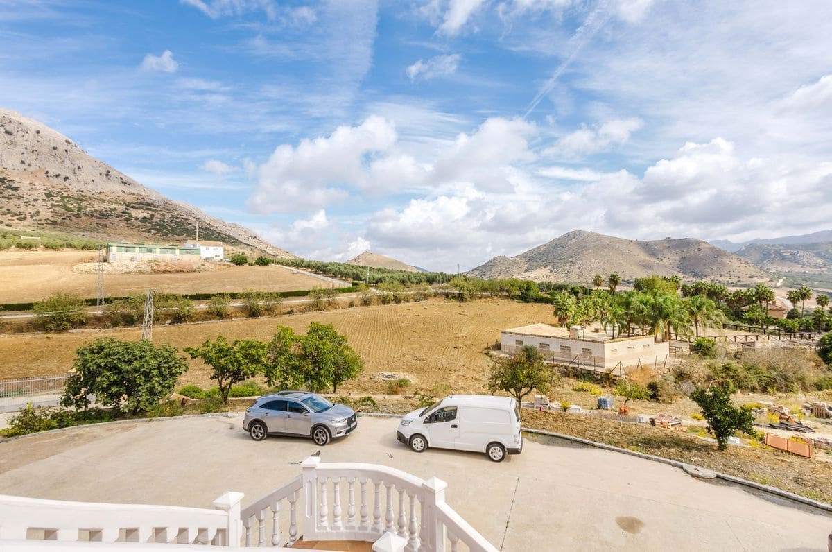 4 sovrum Finca/Hus på landet till salu i Casabermeja med pool garage - 639 000 € (Ref: 10145742)