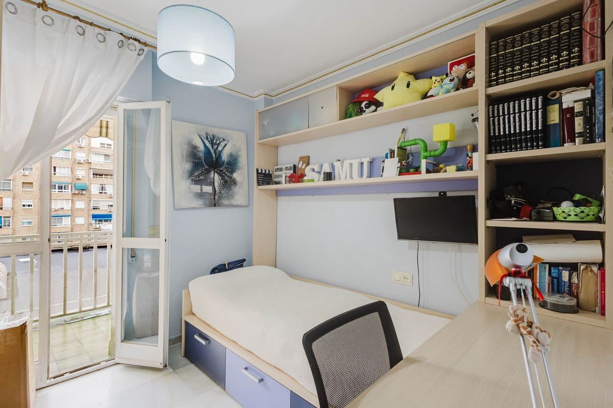 4 soverom Leilighet til salgs i Malaga by - € 350 000 (Ref: 10145743)