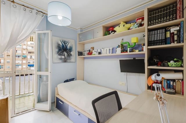 4 soverom Leilighet til salgs i Málaga by - € 350 000 (Ref: 10145743)