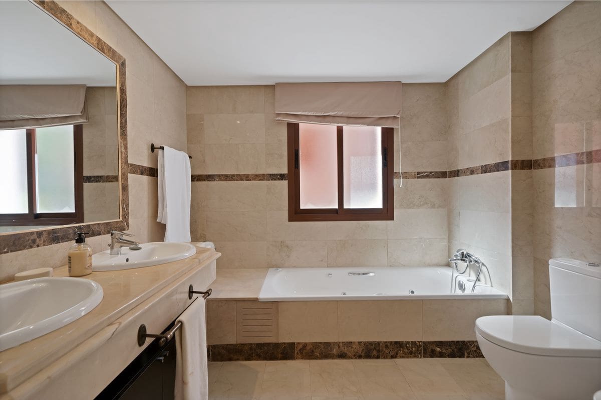2 quarto Apartamento para venda em Marbella com piscina garagem - 825 000 € (Ref: 10145744)