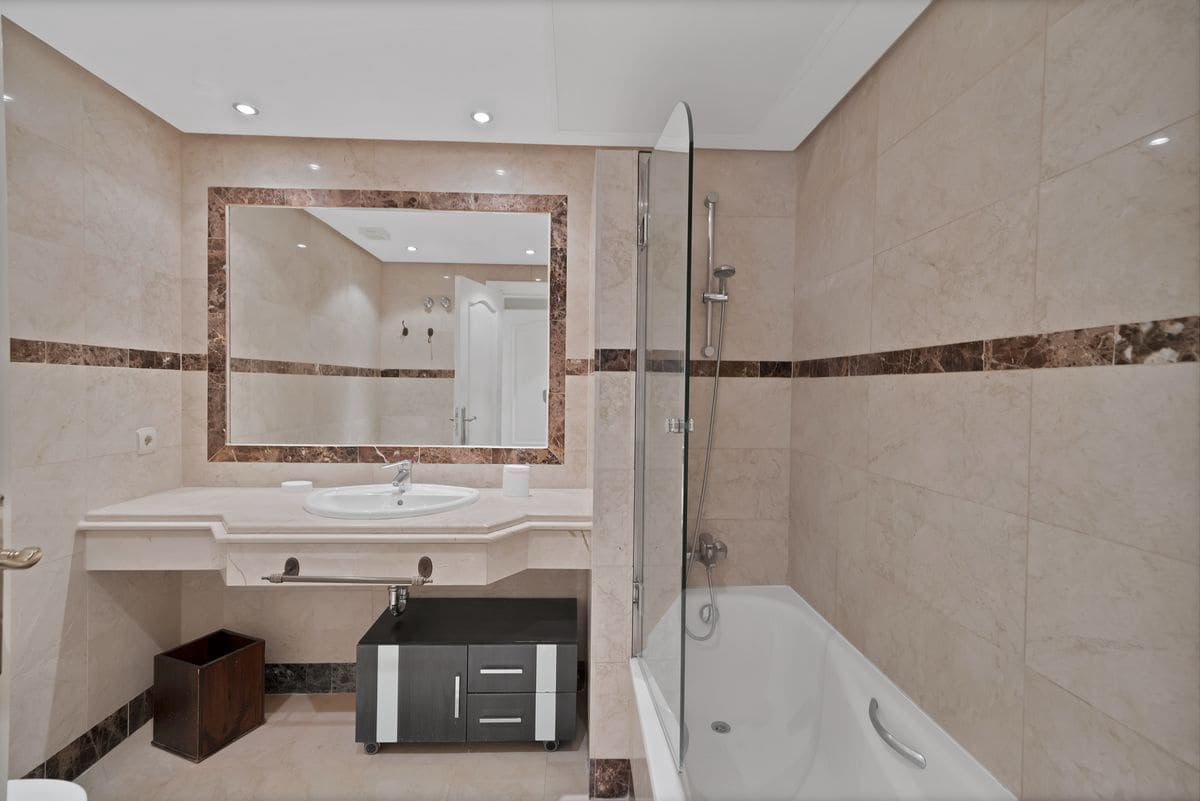 2 quarto Apartamento para venda em Marbella com piscina garagem - 825 000 € (Ref: 10145744)