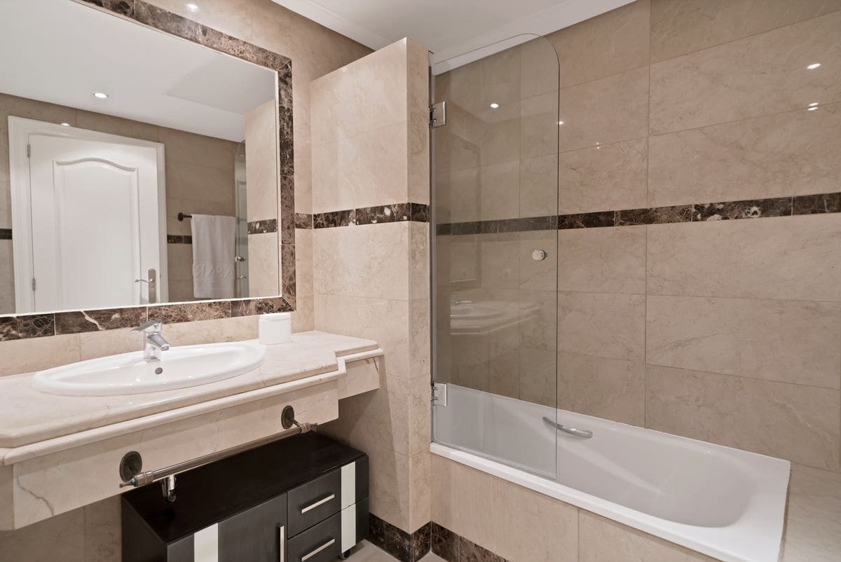 2 quarto Apartamento para venda em Marbella com piscina garagem - 825 000 € (Ref: 10145744)