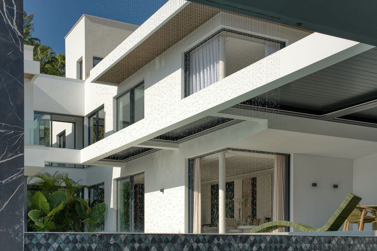 6 bedroom Villa for sale in Marbella with pool garage - € 5,900,000 (Ref: 10154577)