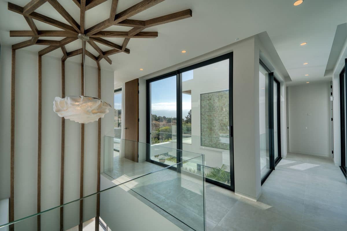6 bedroom Villa for sale in Marbella with pool garage - € 5,900,000 (Ref: 10154577)