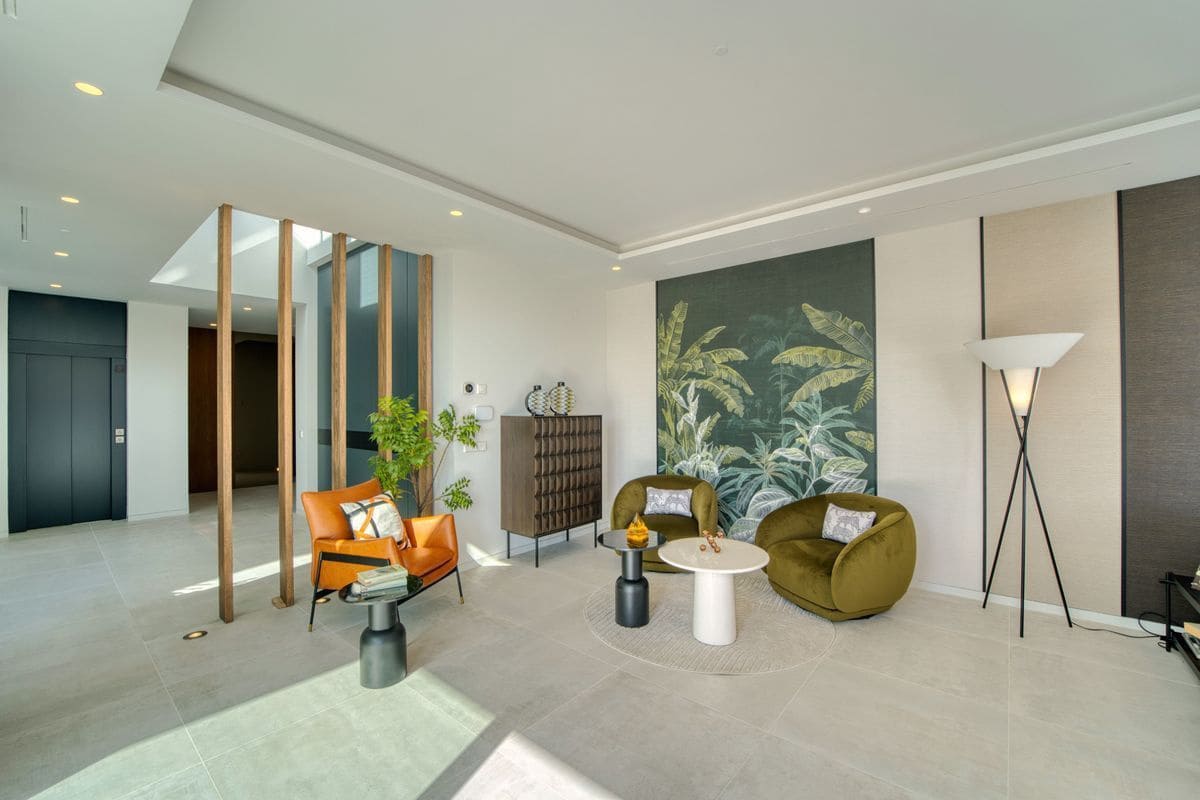 6 bedroom Villa for sale in Marbella with pool garage - € 5,900,000 (Ref: 10154577)
