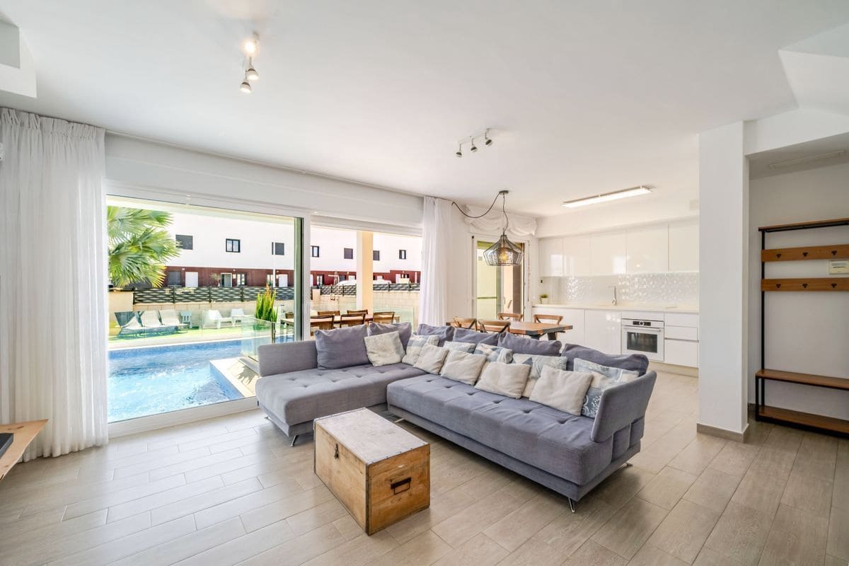 3 soverom Villa til salgs i Gran Alacant med svømmebasseng garasje - € 495 000 (Ref: 10154580)