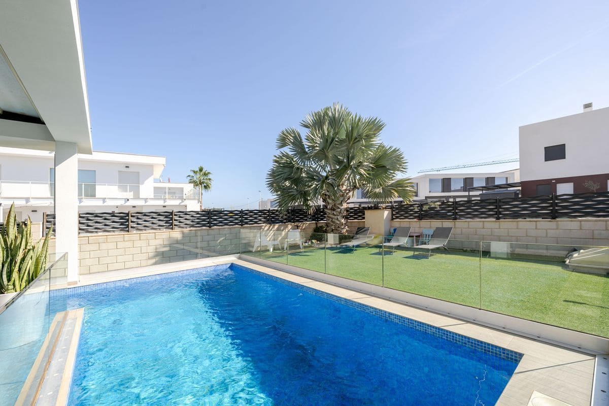 3 soverom Villa til salgs i Gran Alacant med svømmebasseng garasje - € 495 000 (Ref: 10154580)