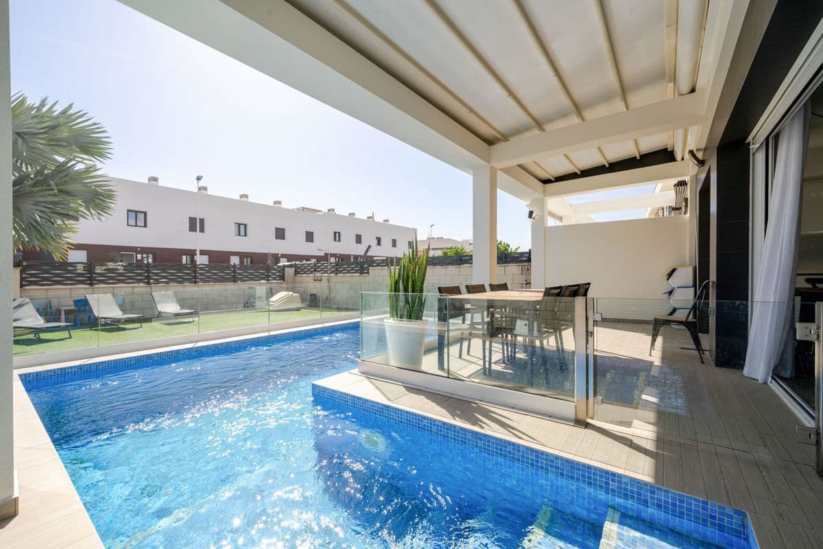 3 soverom Villa til salgs i Gran Alacant med svømmebasseng garasje - € 495 000 (Ref: 10154580)