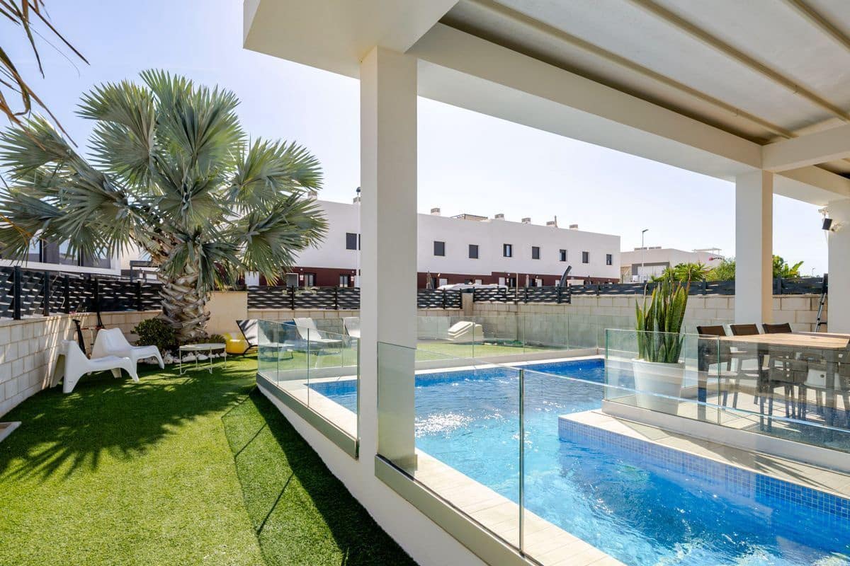 3 soverom Villa til salgs i Gran Alacant med svømmebasseng garasje - € 495 000 (Ref: 10154580)