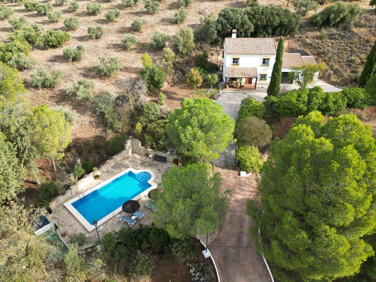 3 chambre Finca/Maison de Campagne à vendre à Antequera avec piscine garage - 590 000 € (Ref: 10154581)