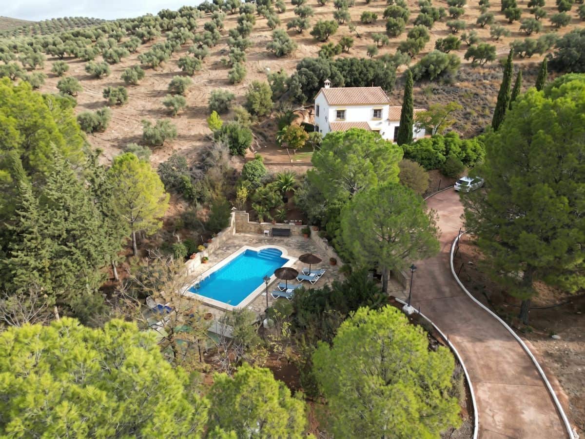 3 chambre Finca/Maison de Campagne à vendre à Antequera avec piscine garage - 590 000 € (Ref: 10154581)