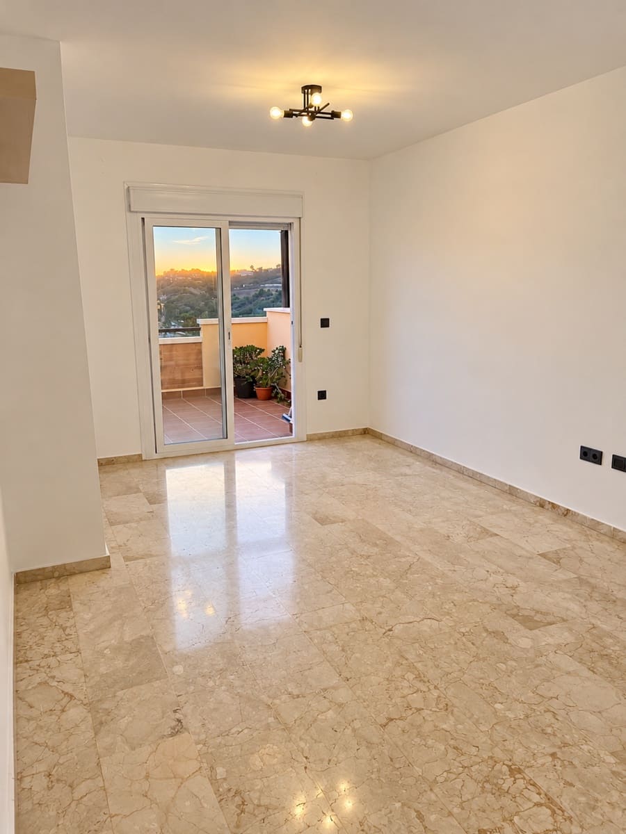 2 bedroom Flat for sale in Mijas with pool garage - € 329,000 (Ref: 10160916)
