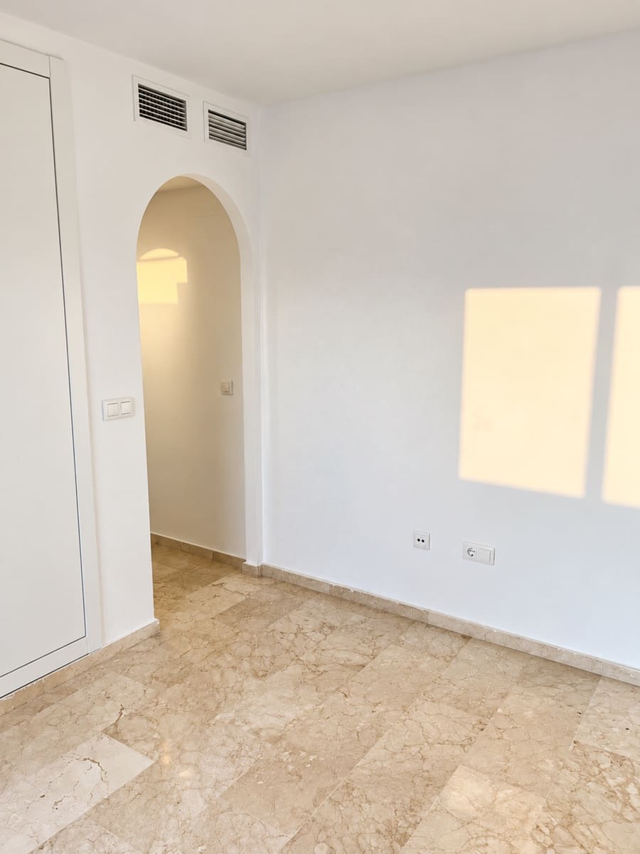 2 bedroom Flat for sale in Mijas with pool garage - € 329,000 (Ref: 10160916)