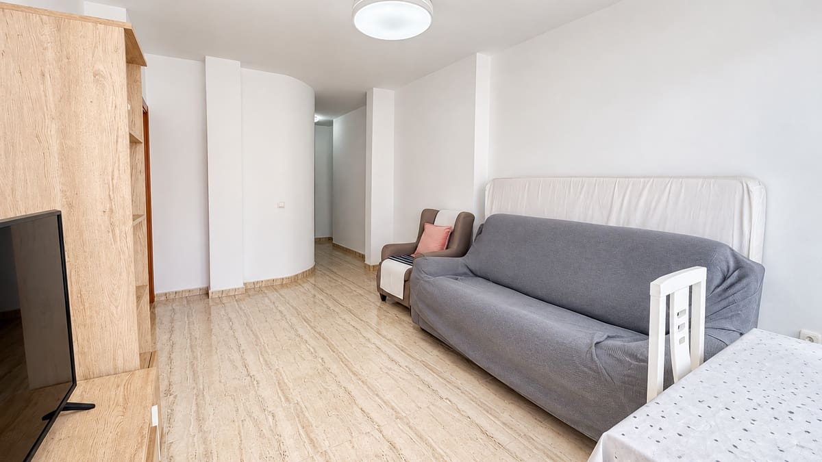 2 bedroom Flat for sale in Velez-Malaga - € 298,000 (Ref: 10160918)