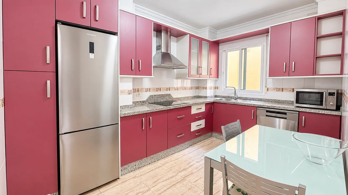 2 bedroom Flat for sale in Velez-Malaga - € 298,000 (Ref: 10160918)