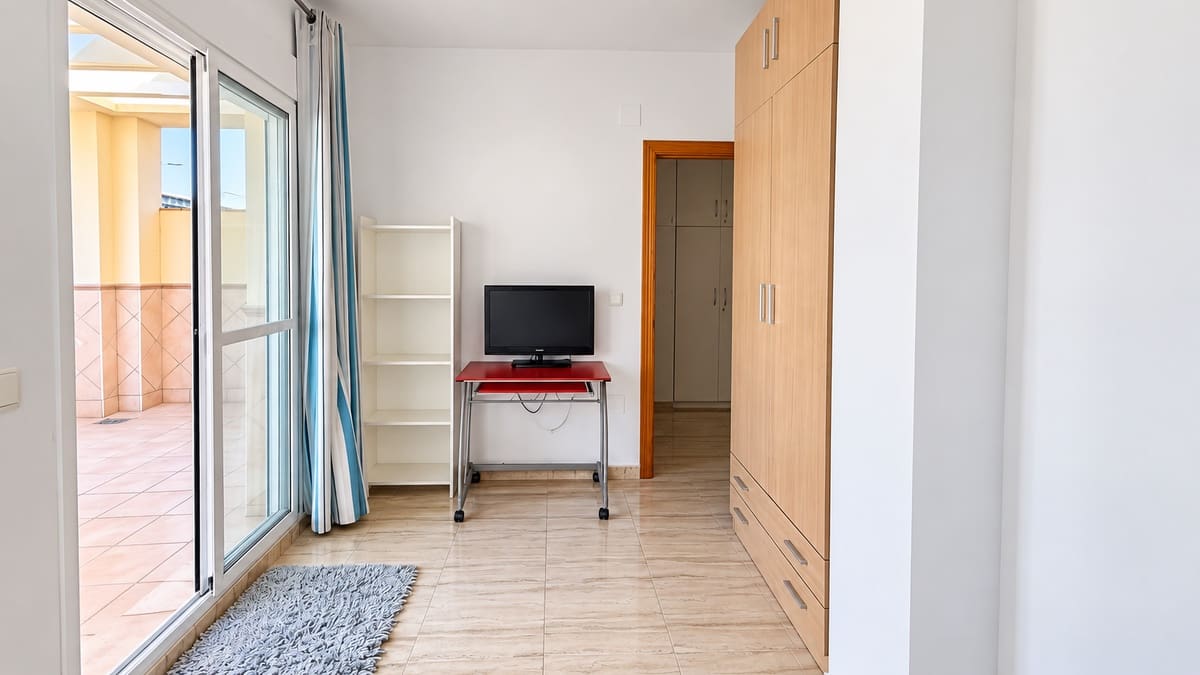 2 bedroom Flat for sale in Velez-Malaga - € 298,000 (Ref: 10160918)