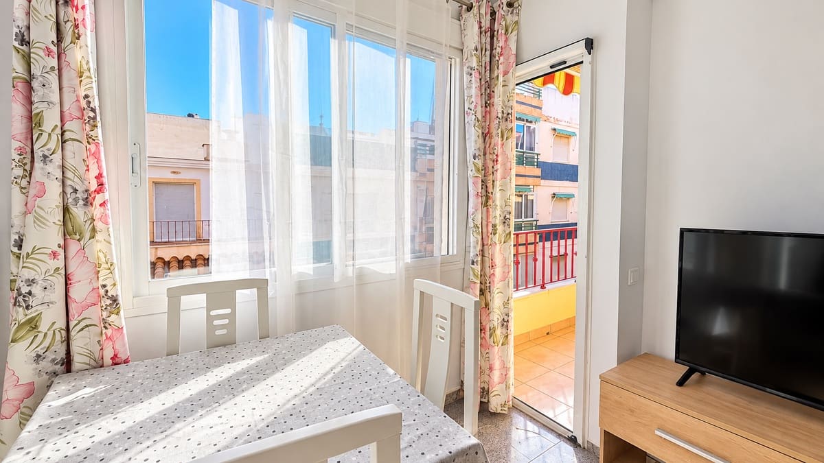 2 bedroom Flat for sale in Velez-Malaga - € 298,000 (Ref: 10160918)