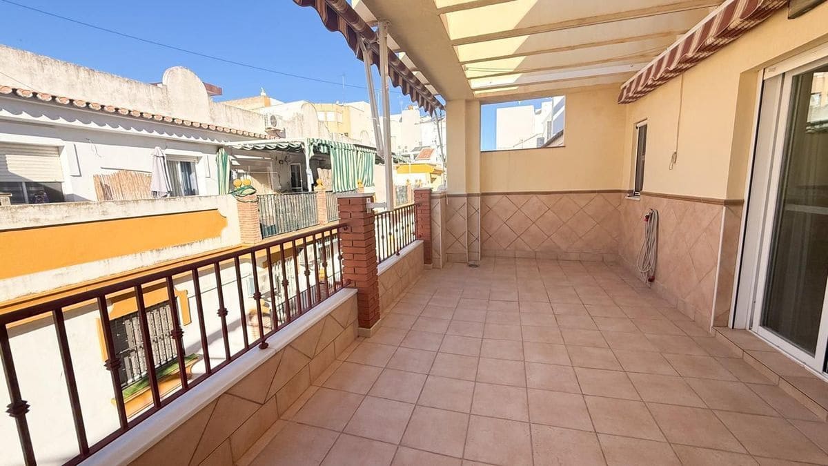 2 bedroom Flat for sale in Velez-Malaga - € 298,000 (Ref: 10160918)