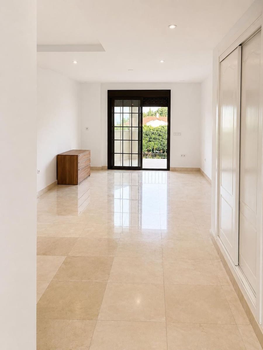 2 bedroom Flat for sale in Benalmadena with pool garage - € 320,000 (Ref: 10160919)
