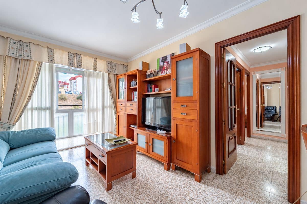 Piso de 3 habitaciones en Málaga ciudad en venta - 220.000 € (Ref: 10168148)
