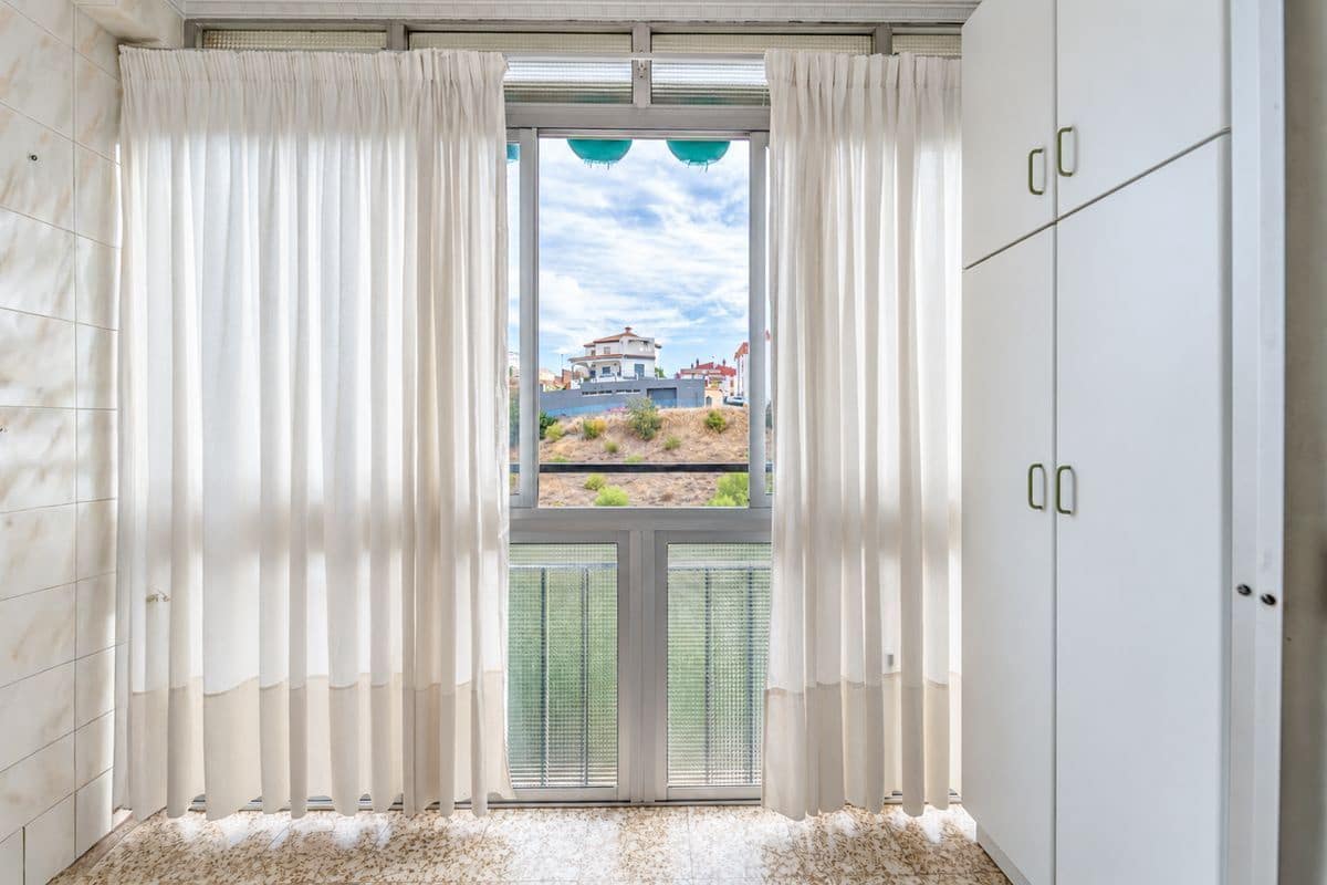 Piso de 3 habitaciones en Málaga ciudad en venta - 220.000 € (Ref: 10168148)