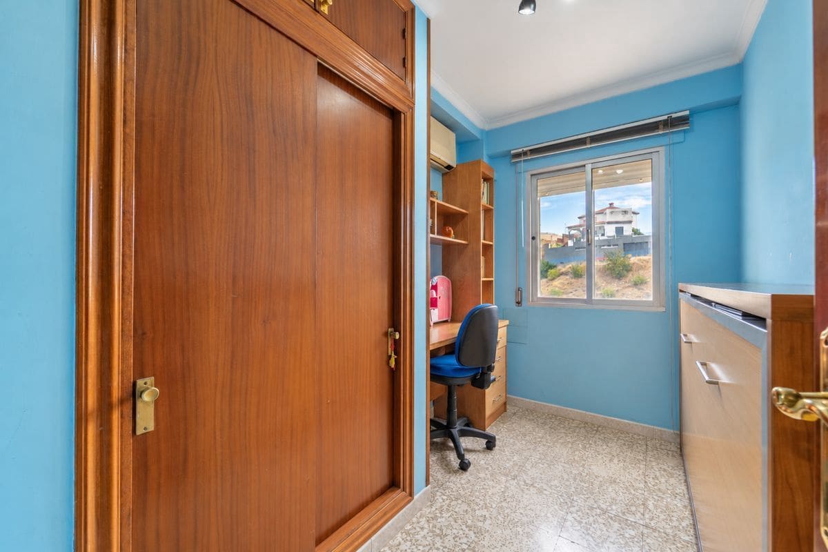 Piso de 3 habitaciones en Málaga ciudad en venta - 220.000 € (Ref: 10168148)