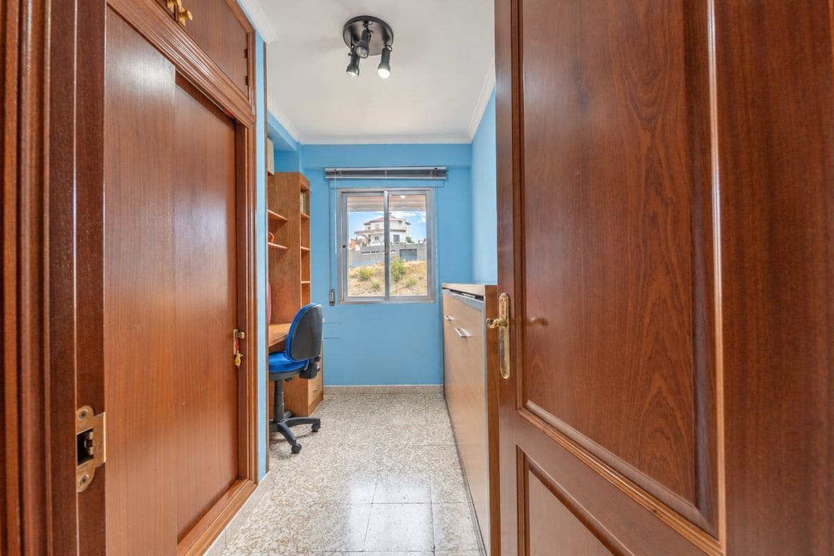 Piso de 3 habitaciones en Málaga ciudad en venta - 220.000 € (Ref: 10168148)