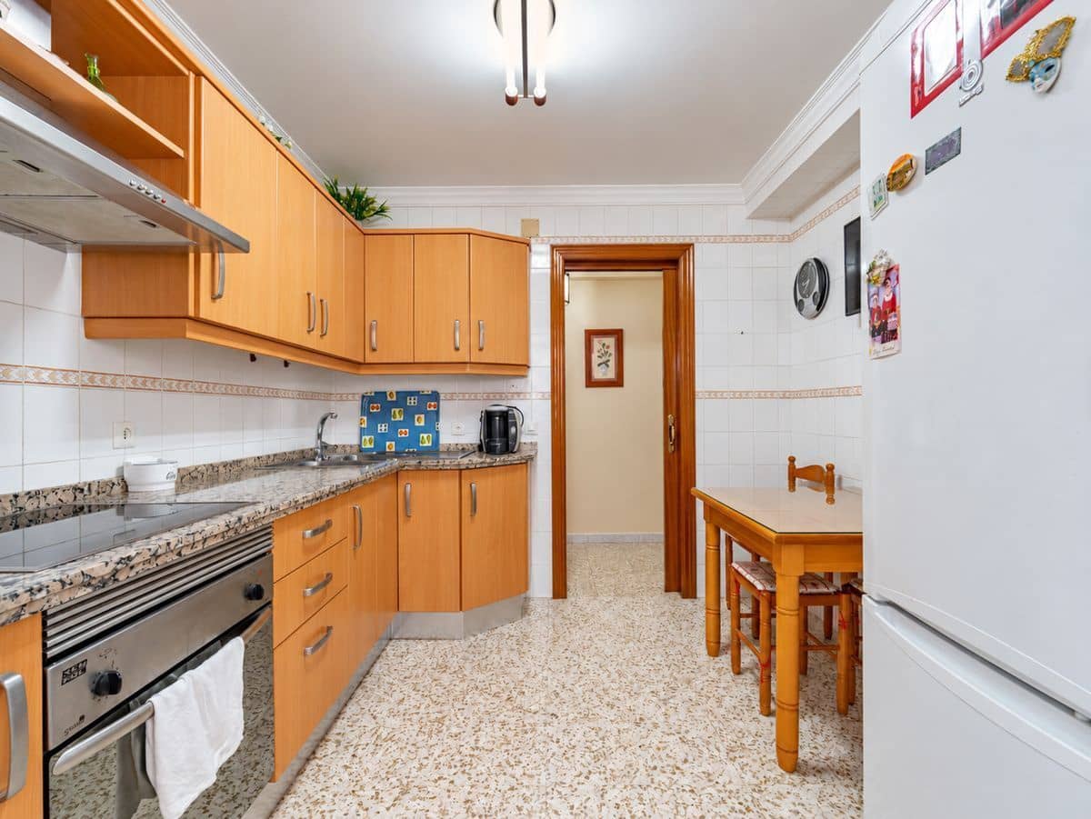 Piso de 3 habitaciones en Málaga ciudad en venta - 220.000 € (Ref: 10168148)
