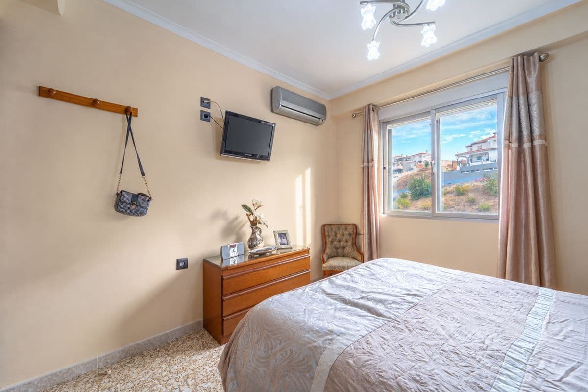 Piso de 3 habitaciones en Málaga ciudad en venta - 220.000 € (Ref: 10168148)