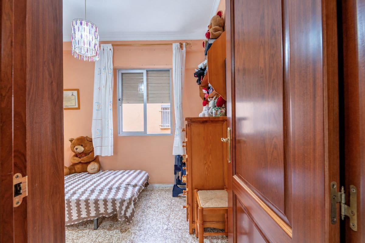 Piso de 3 habitaciones en Málaga ciudad en venta - 220.000 € (Ref: 10168148)