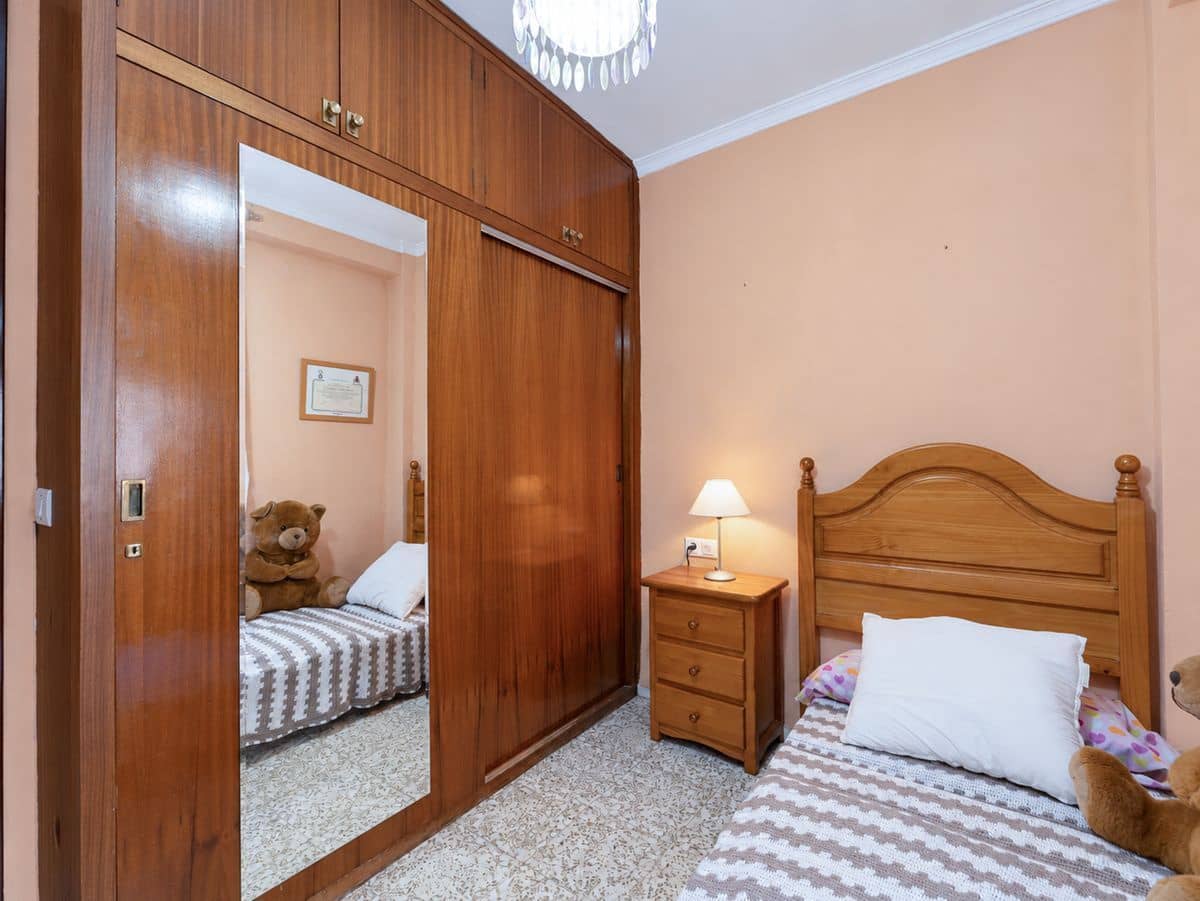 Piso de 3 habitaciones en Málaga ciudad en venta - 220.000 € (Ref: 10168148)