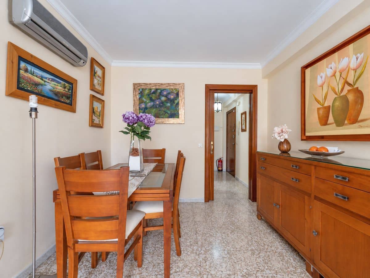 Piso de 3 habitaciones en Málaga ciudad en venta - 220.000 € (Ref: 10168148)
