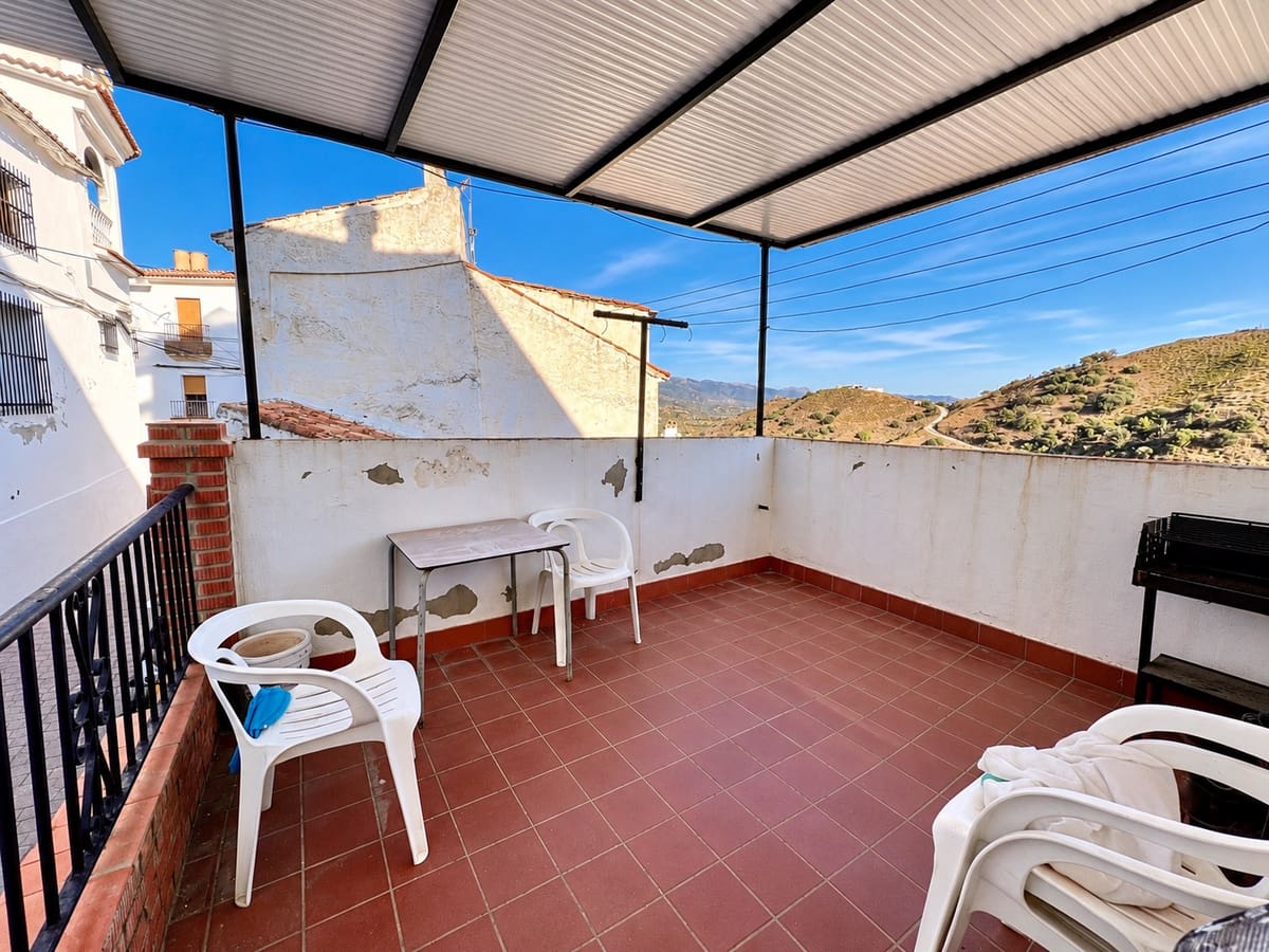 4 slaapkamer Flat te koop in Almachar - € 98.000 (Ref: 10173160)