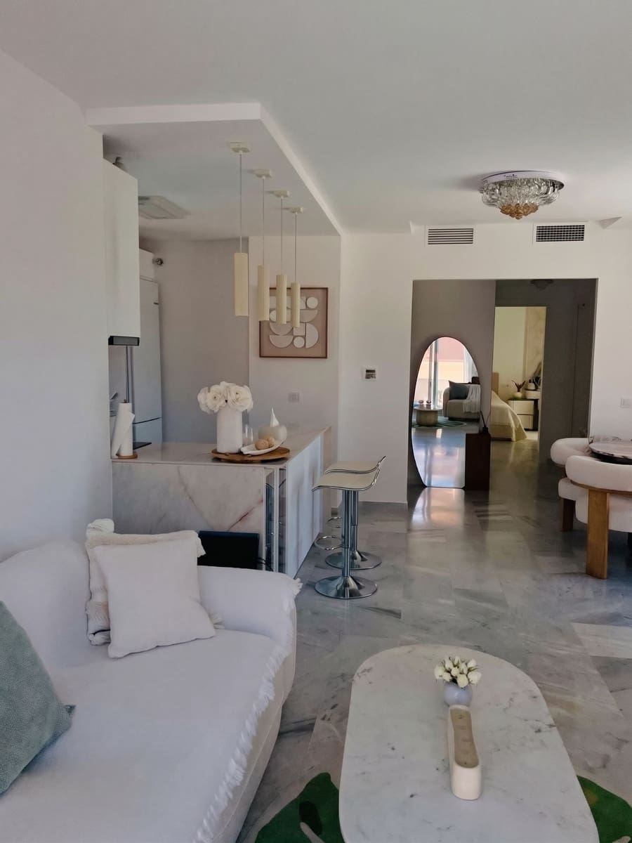Piso de 2 habitaciones en Manilva en venta con piscina garaje - 370.000 € (Ref: 10173171)