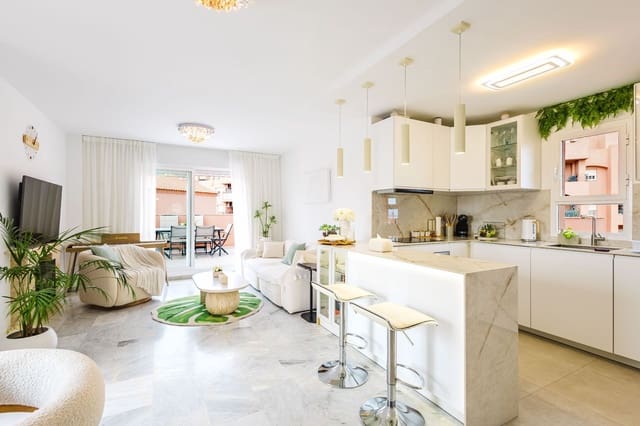 Piso de 2 habitaciones en Manilva en venta con piscina garaje - 370.000 € (Ref: 10173171)